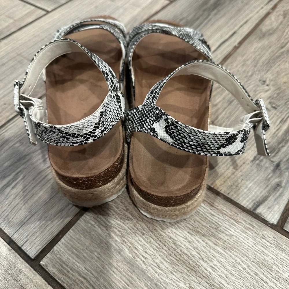 Pierre Dumas Black and White Platform Sandals